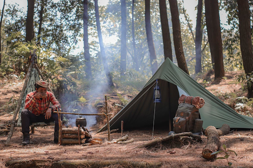 8 Essentiels du Camping à Avoir Absolument Lorsque Vous Partez en Camping